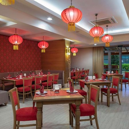 Wyndham Garden Lara Hotel Antalya Ngoại thất bức ảnh
