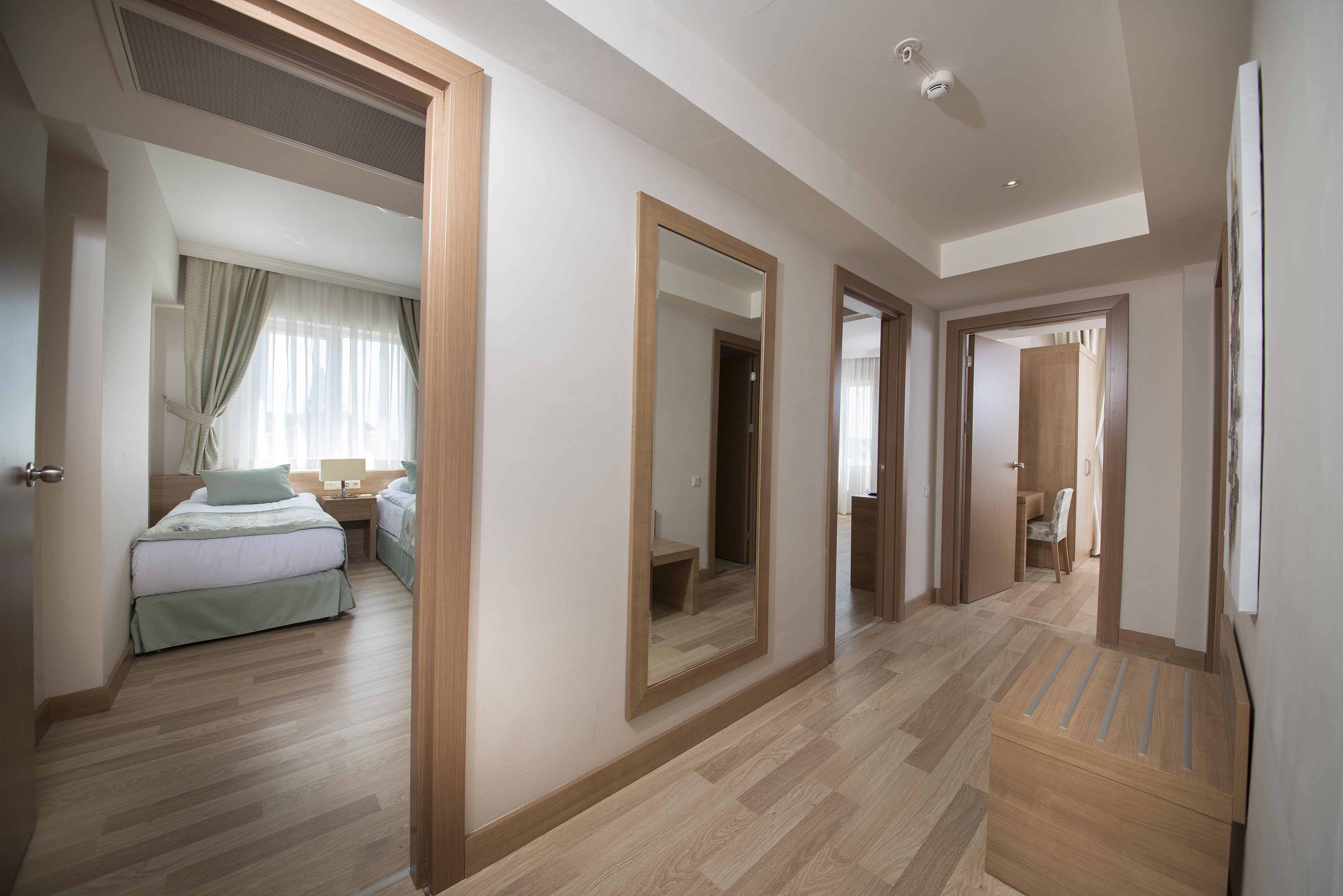 Wyndham Garden Lara Hotel Antalya Ngoại thất bức ảnh