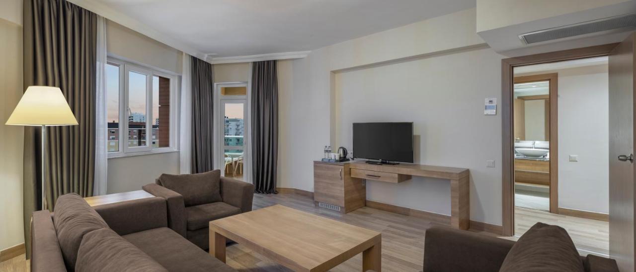 Wyndham Garden Lara Hotel Antalya Ngoại thất bức ảnh