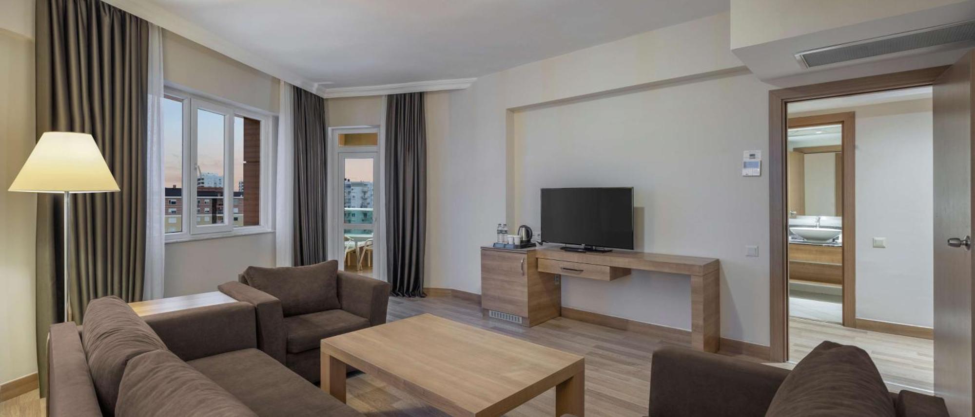 Wyndham Garden Lara Hotel Antalya Ngoại thất bức ảnh