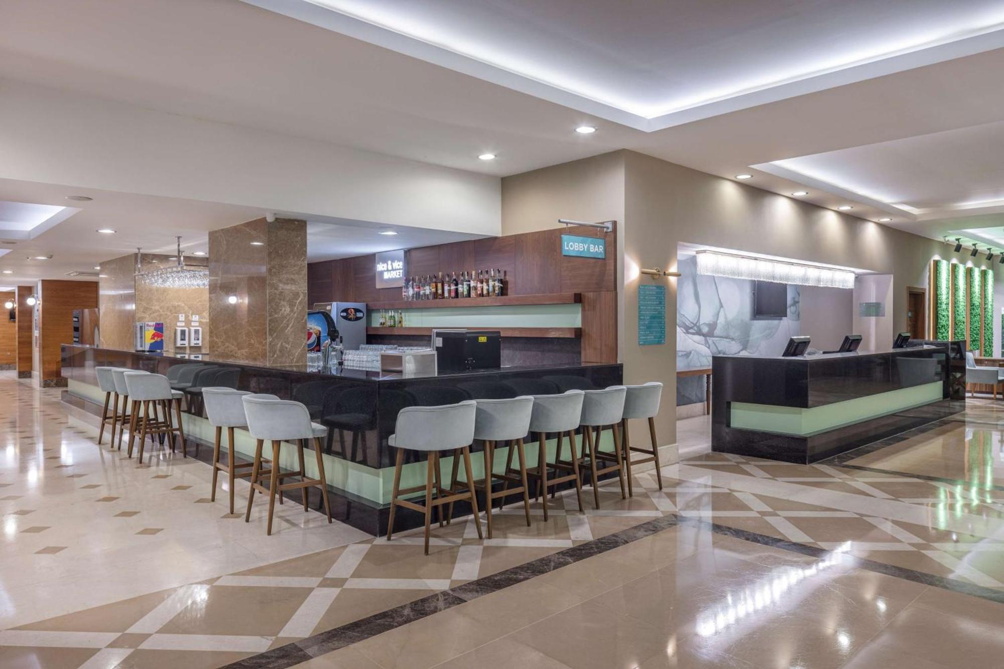 Wyndham Garden Lara Hotel Antalya Ngoại thất bức ảnh