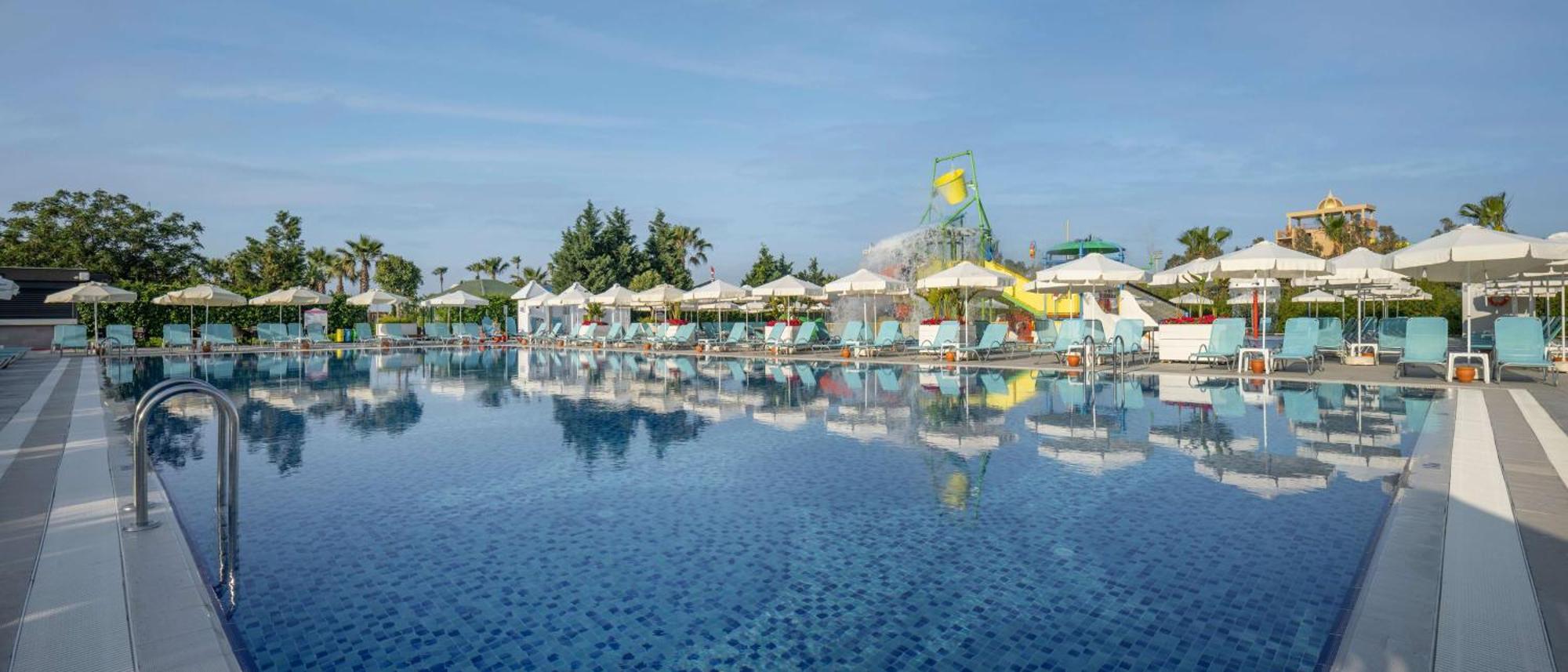 Wyndham Garden Lara Hotel Antalya Ngoại thất bức ảnh