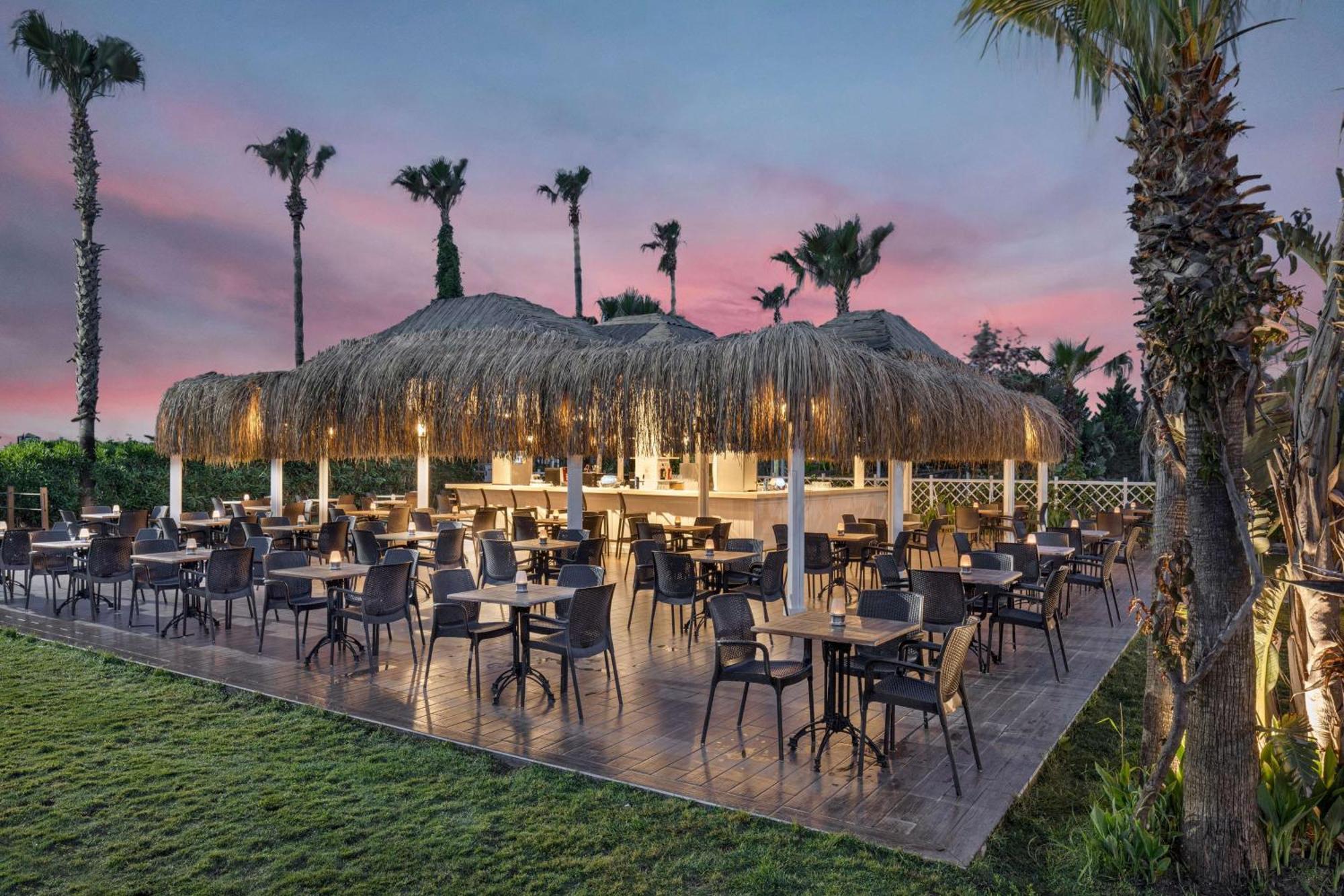 Wyndham Garden Lara Hotel Antalya Ngoại thất bức ảnh