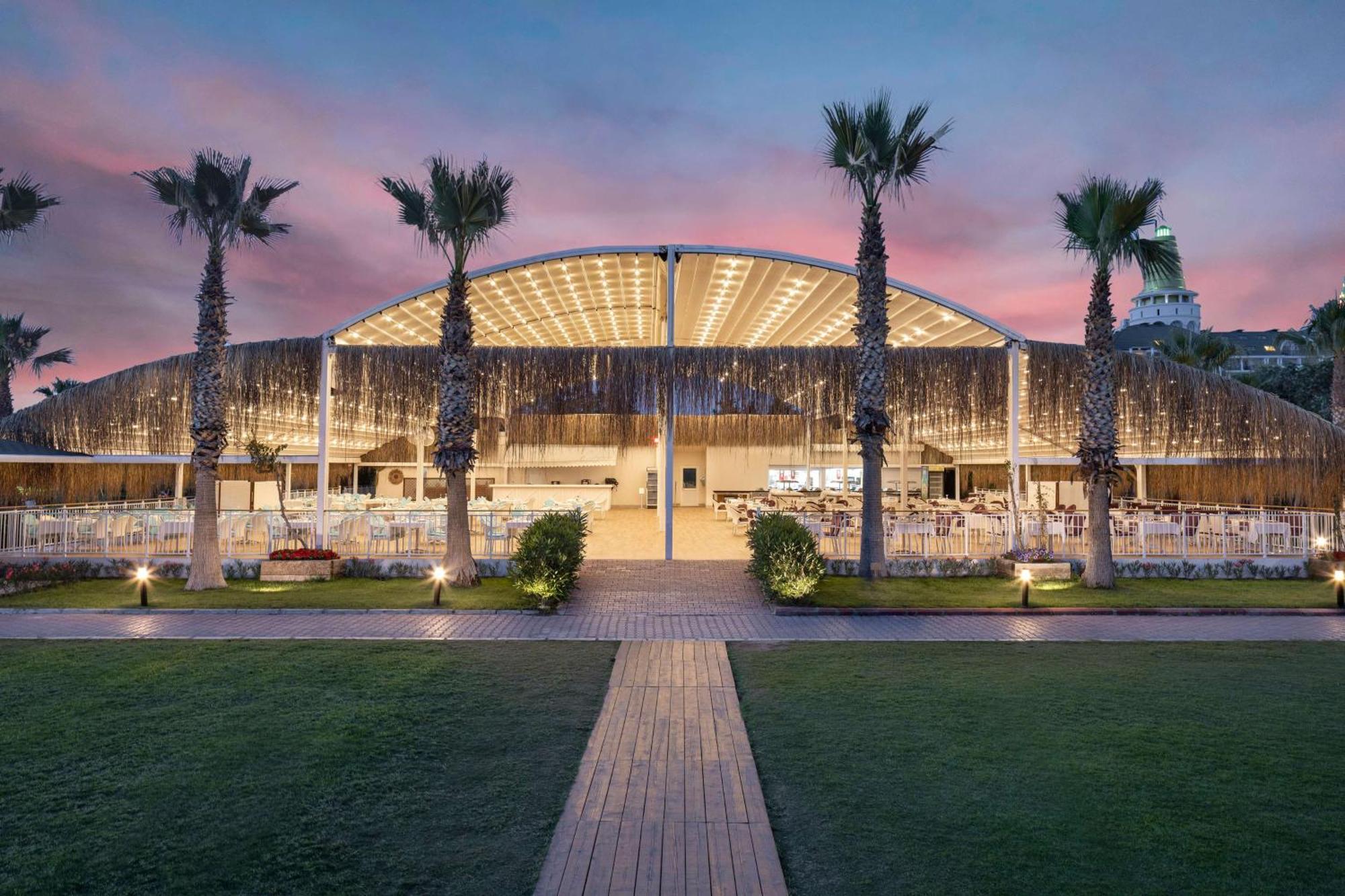 Wyndham Garden Lara Hotel Antalya Ngoại thất bức ảnh