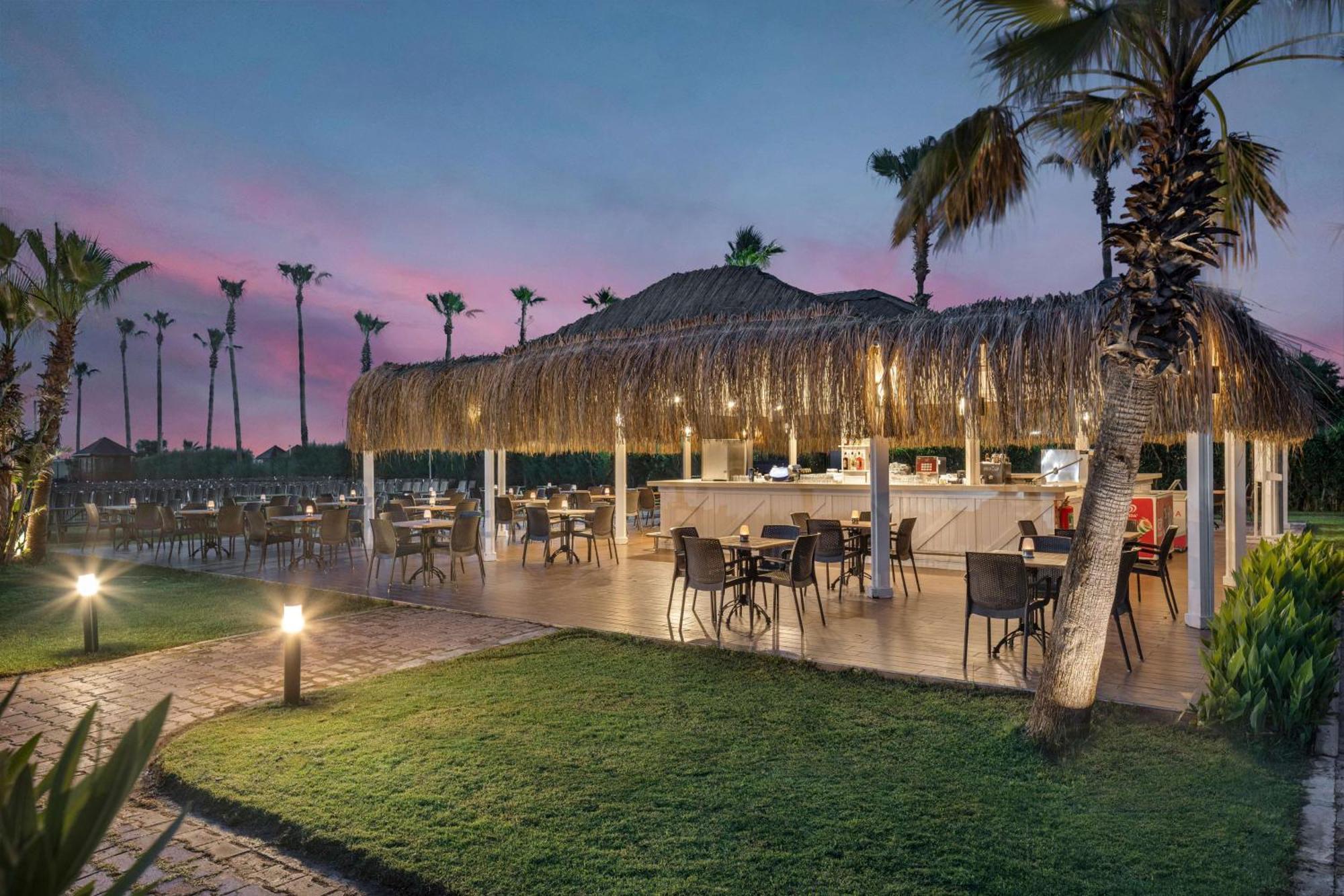 Wyndham Garden Lara Hotel Antalya Ngoại thất bức ảnh